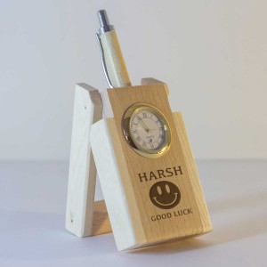 wooden-pen-stand-with-clock
