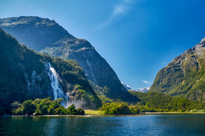 Bowen Falls, Milford Sound, Fiordland National Park, Southland, New ...